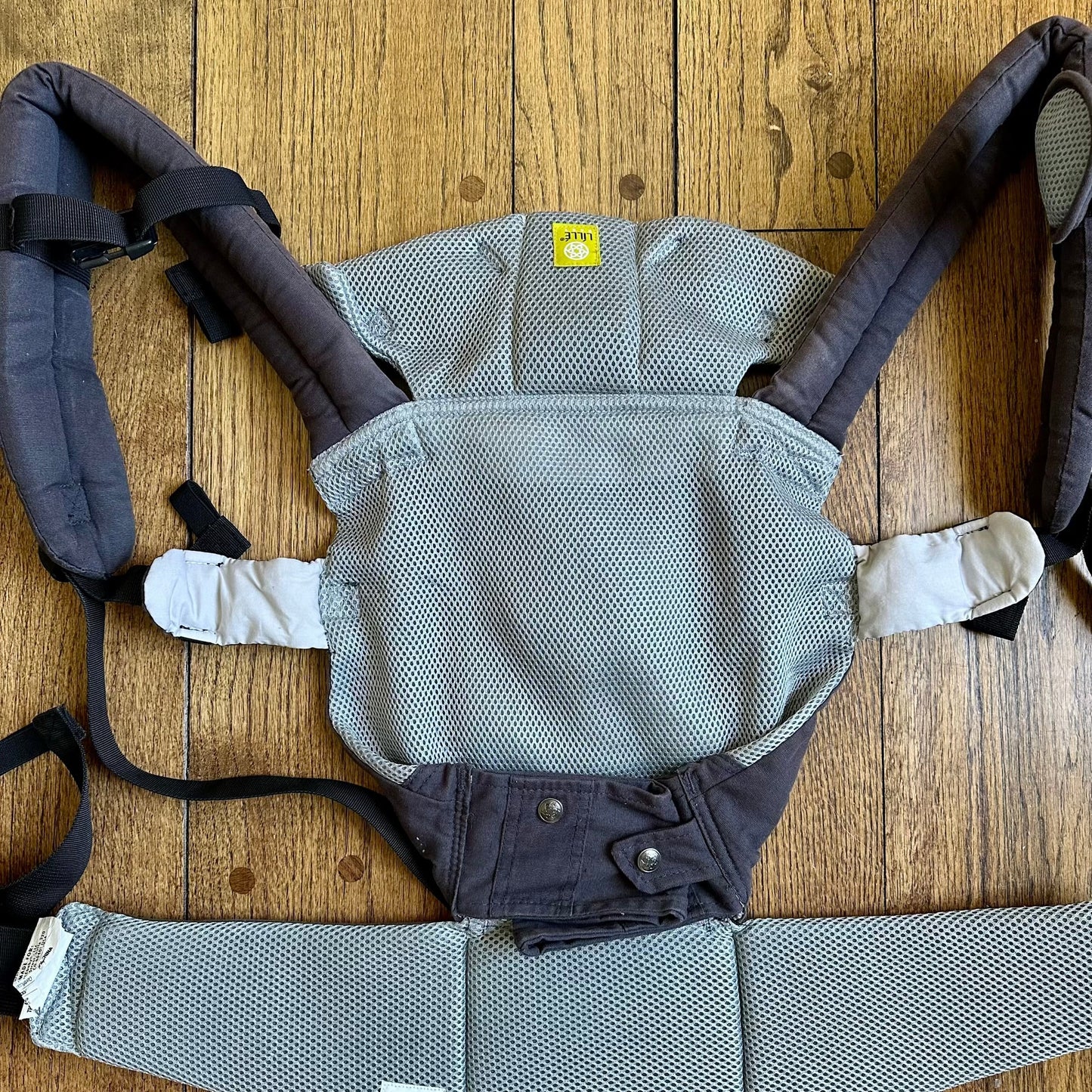 #95 GUC Lillebaby Baby Carrier, Black and Gray REDUCED