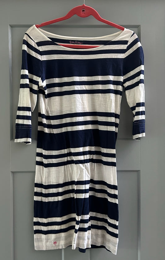 136 Lilly pulitzer tshirt dress size small