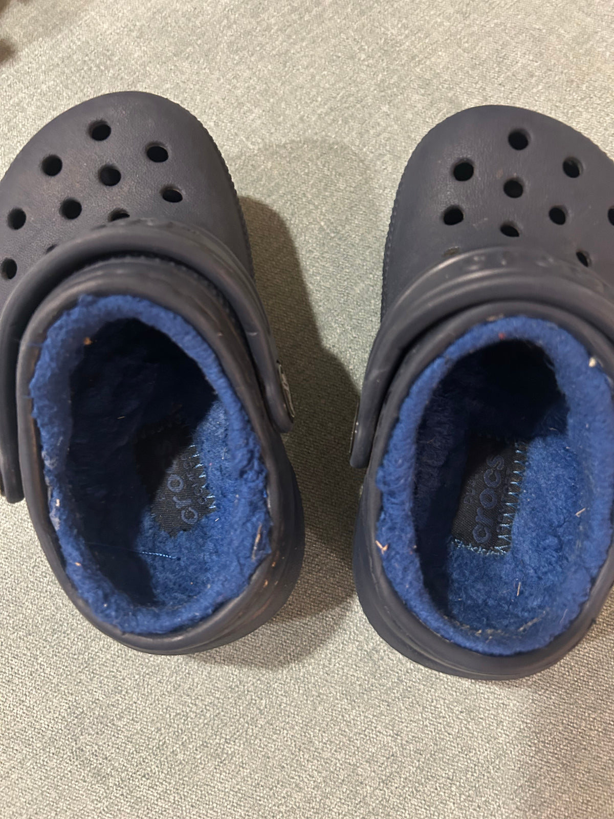 Seller 128 - Fleece Lined Crocs Size 4
