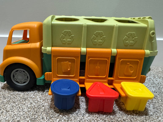 #107 REDUCED Garbage Shape Sorting Truck