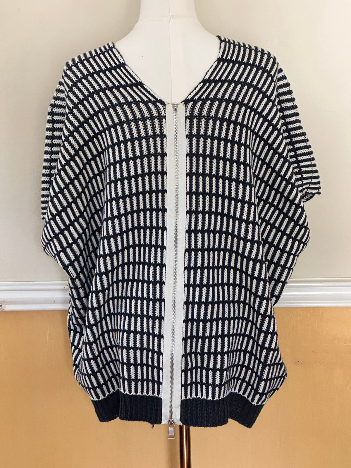#163 Free People Oversized Sweater - Women's S - EUC