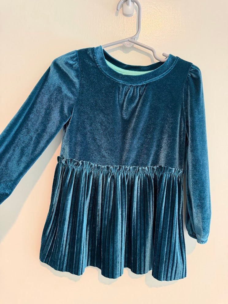 #9 Girls 3T Bundle of Two Velvet Long Sleeve Flowy Blouses _ EUC