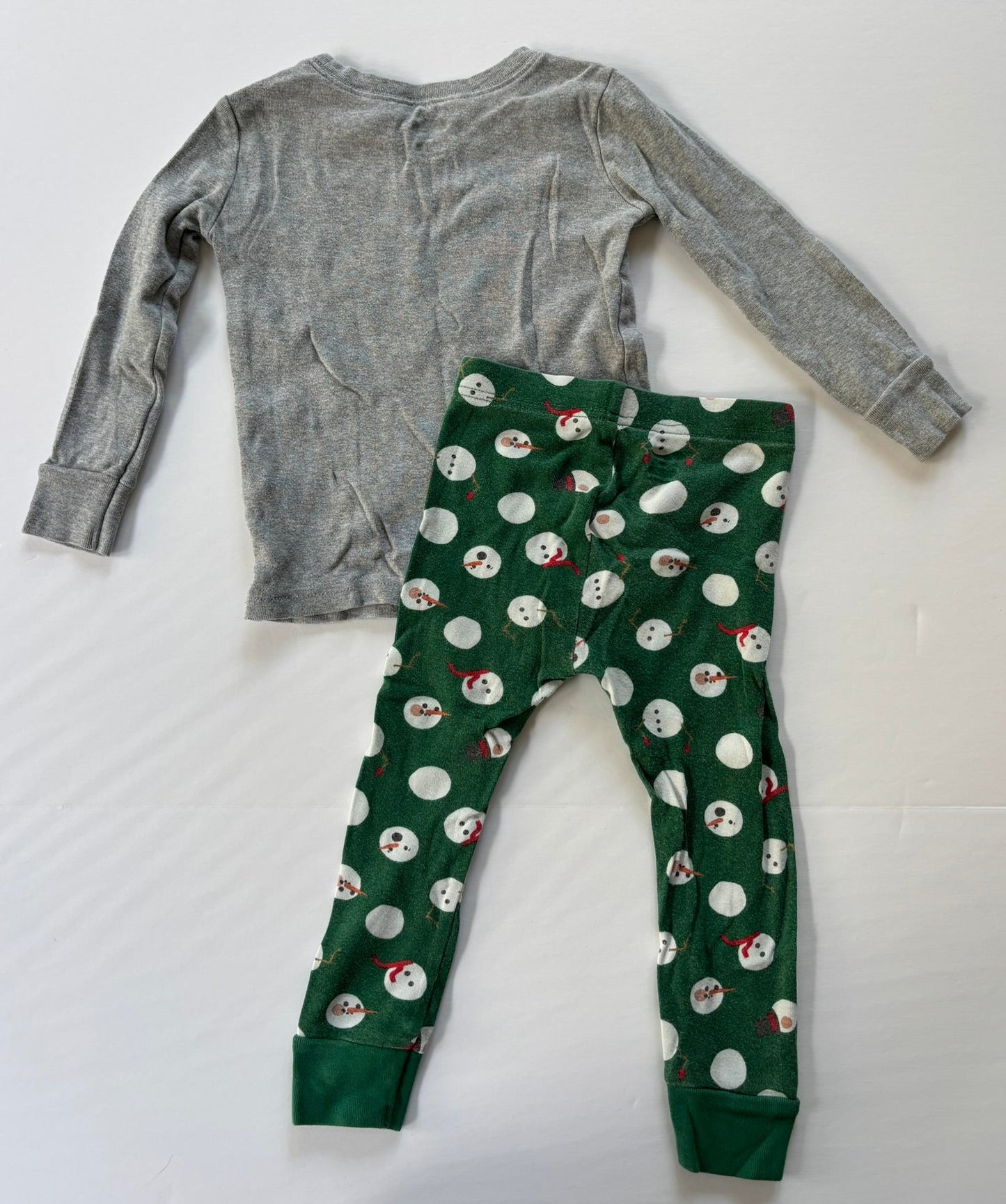 #101 *REDUCED*Old Navy Snowman Pajamas Girls  Size 2T