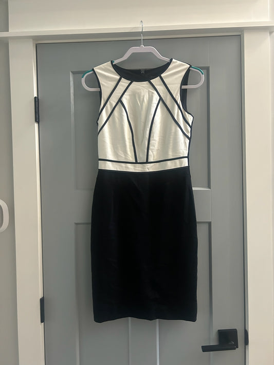 136 EUC White House black market size 0 dress