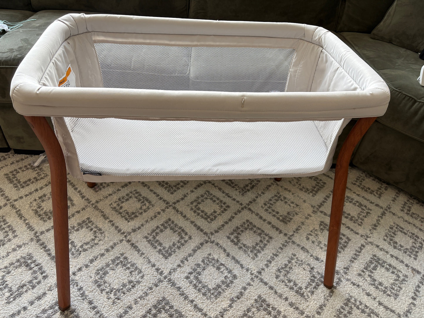Seller #105 - Chicco Lullago Bassinet with Canopy VGUC