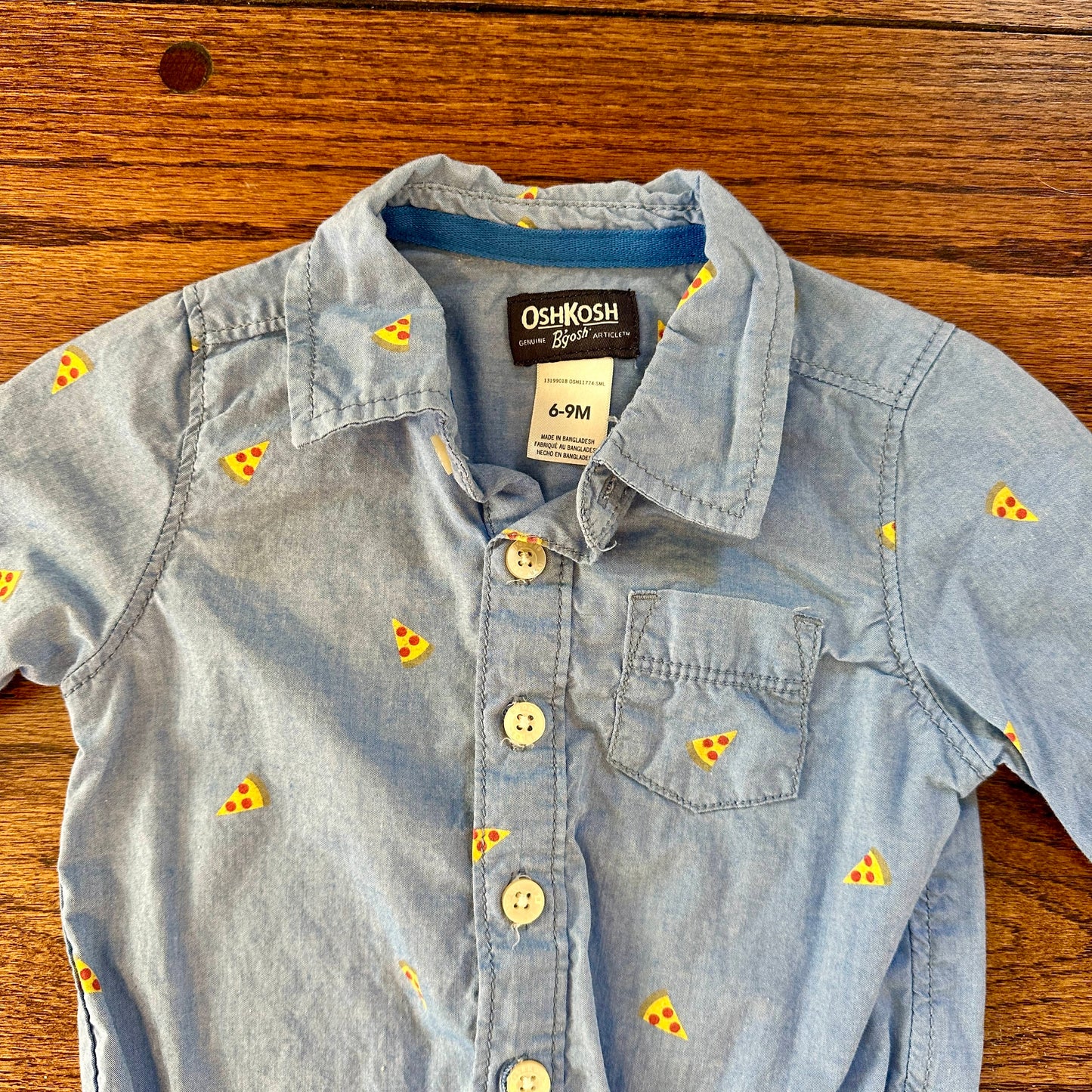 #95 EUC Boys OshKosh Pizza Button Down Denim Onesie, size 6-9 months