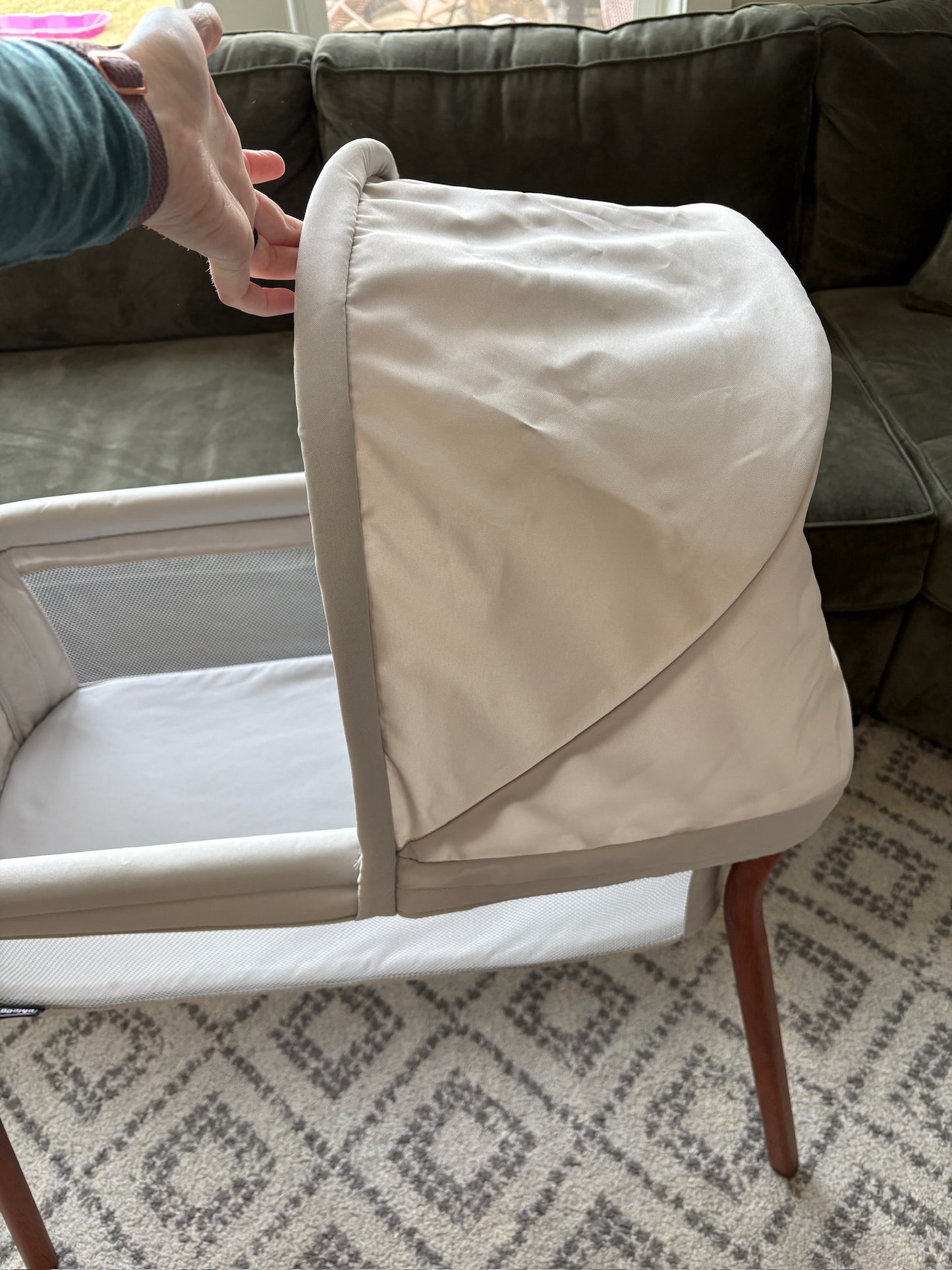 Seller #105 - Chicco Lullago Bassinet with Canopy VGUC