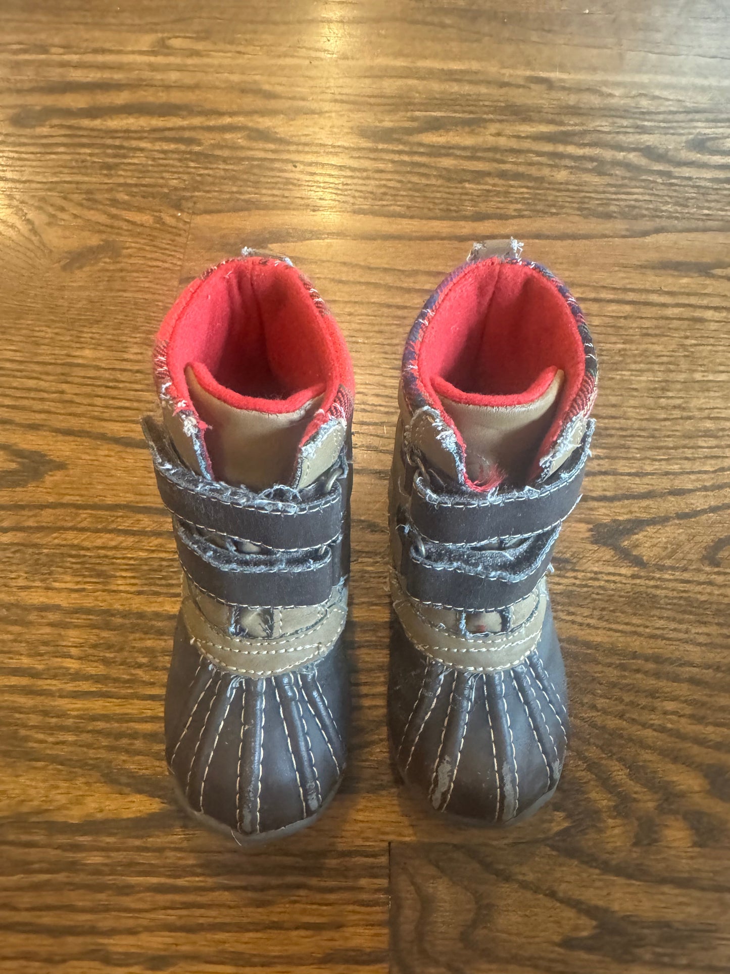 Seller # 172 REDUCED Baby Gap Boys Boots Size 6