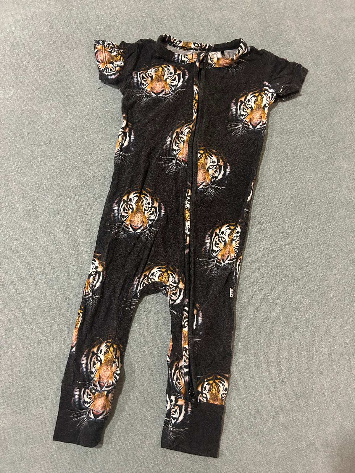 Seller 128 - Bums and Roses 9-12M Tiger Bamboo Zippie