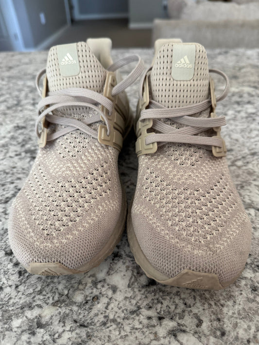 #107 REDUCED Adidas Size 7.5 EUC