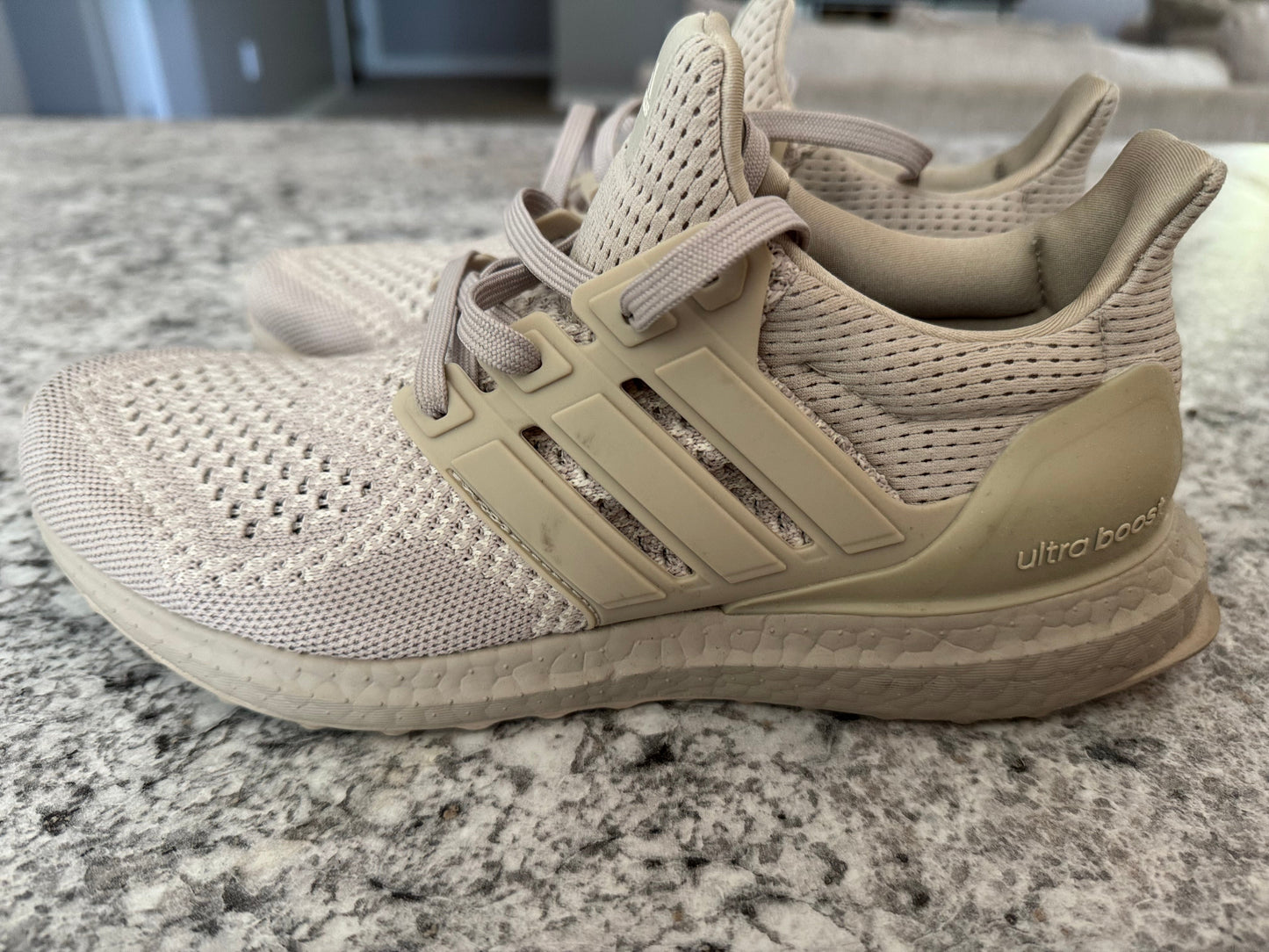 #107 REDUCED Adidas Size 7.5 EUC