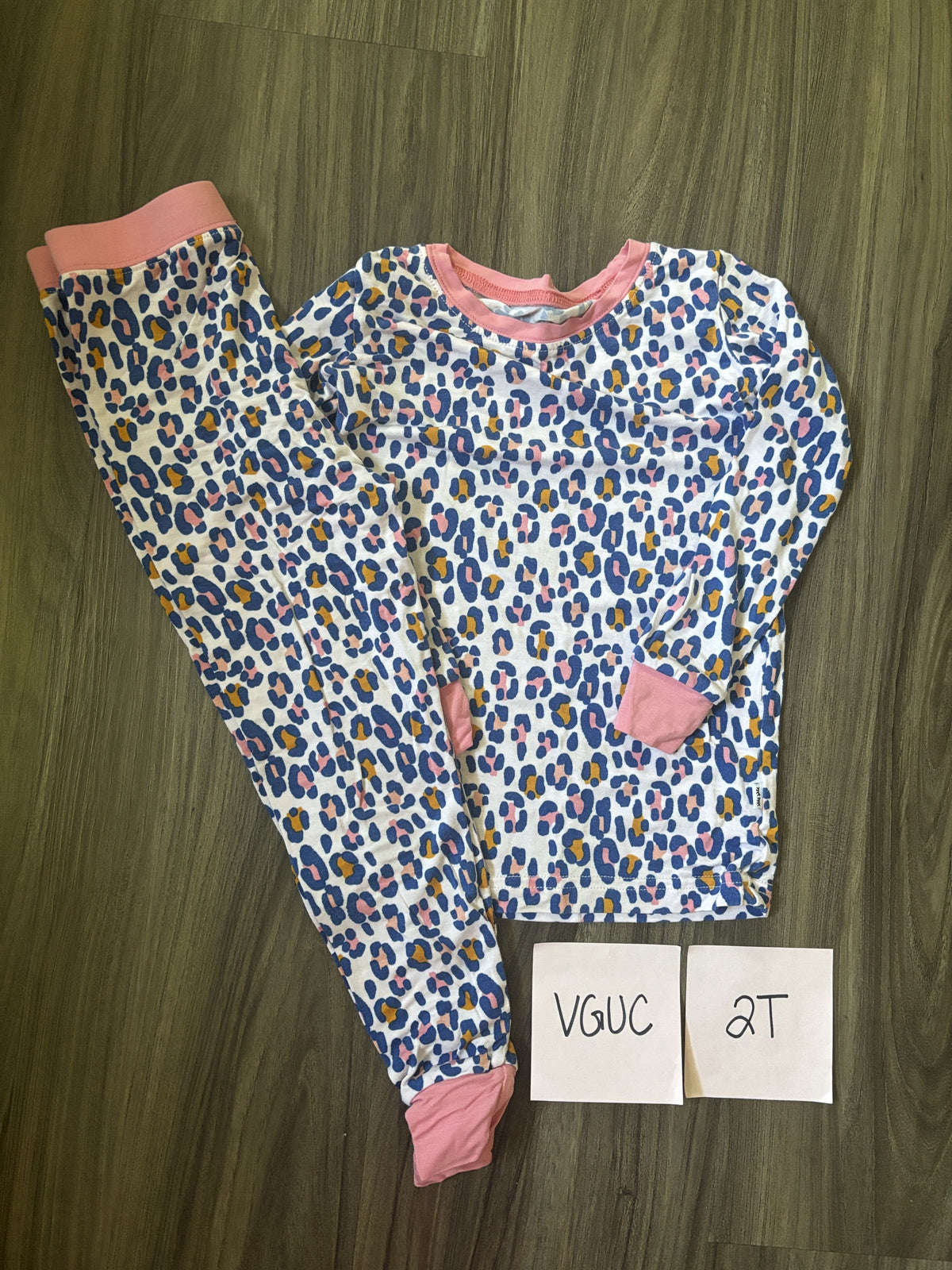 #138 - 2T VGUC Bamboo (Little Sleepies) Wild Leopard PJs