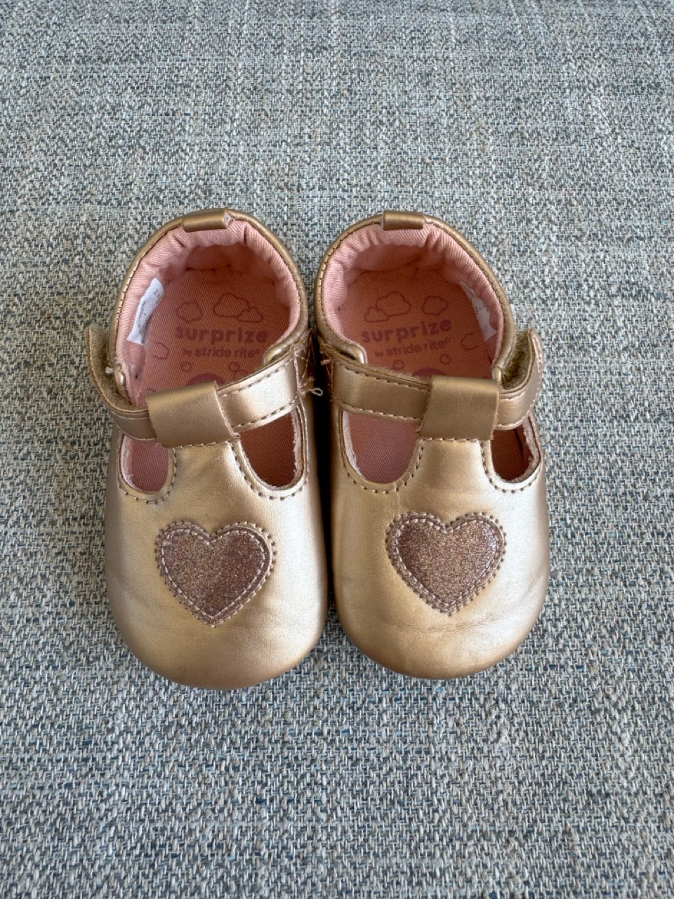 Seller #114 Surprise by Stride Rite Gold Mary Jane shoes girls size M 12-18 months