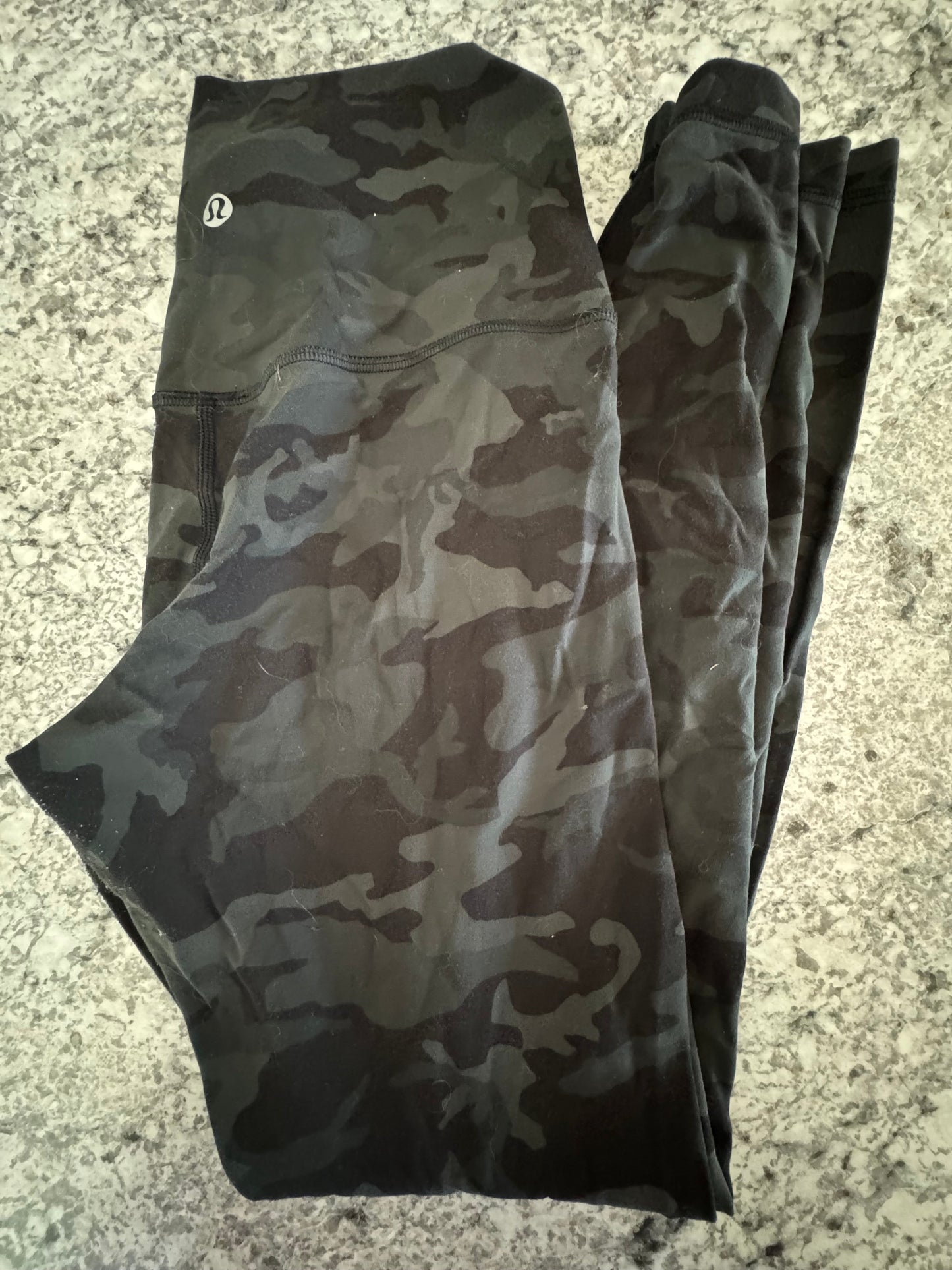 #107 REDUCED Lululemon Align Leggings size 6