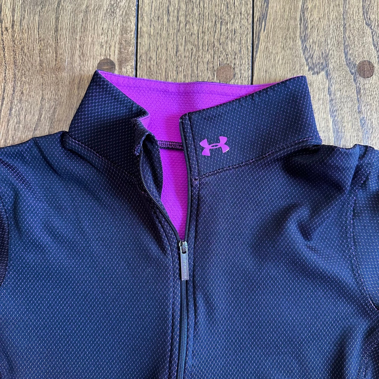 #95 GUC Womens Under Armour Black and Purple Quarter Zip, size S REDUCED