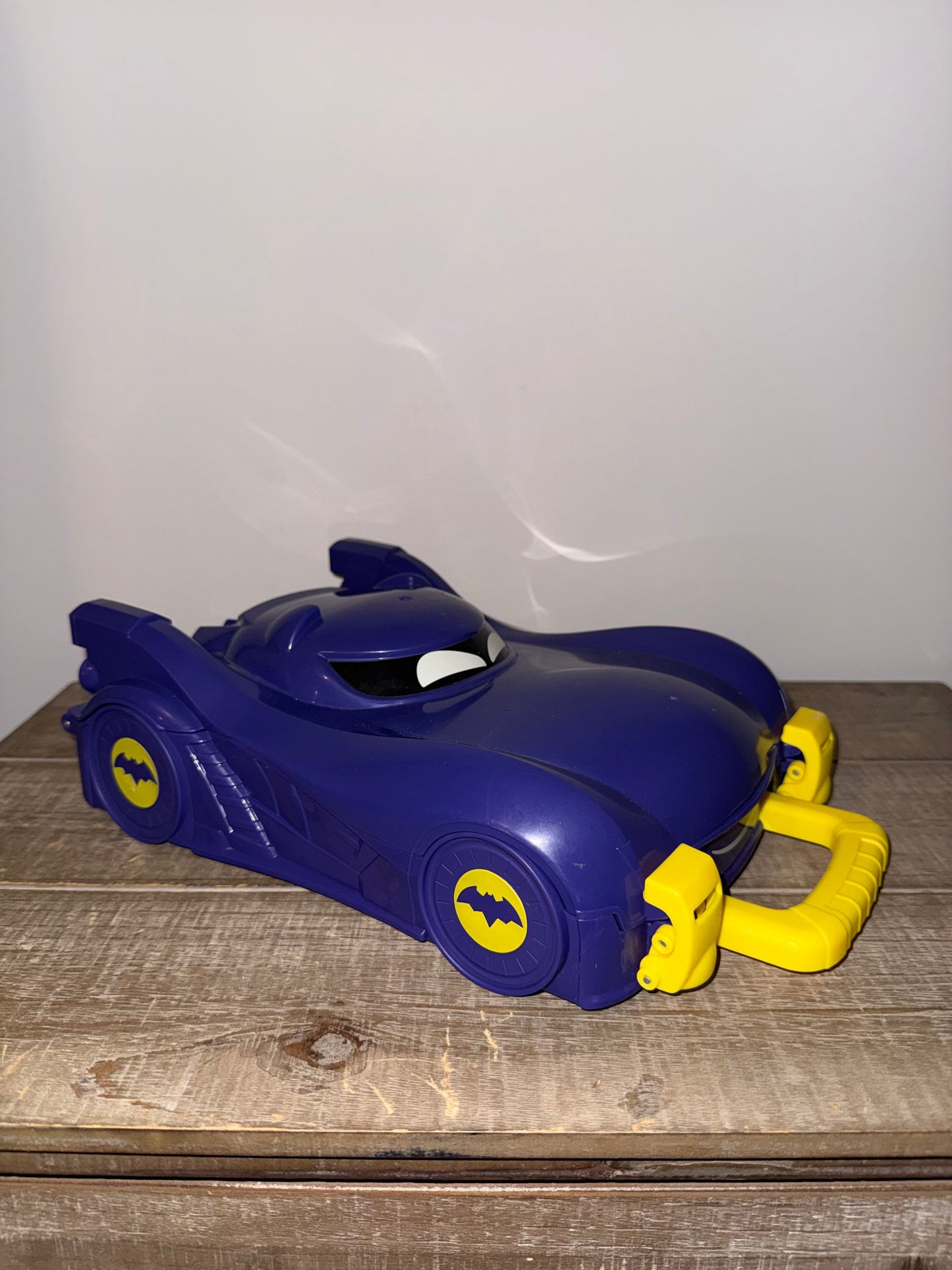 #106: REDUCED Batwheels Carrying Case WITH 12 Vehicles