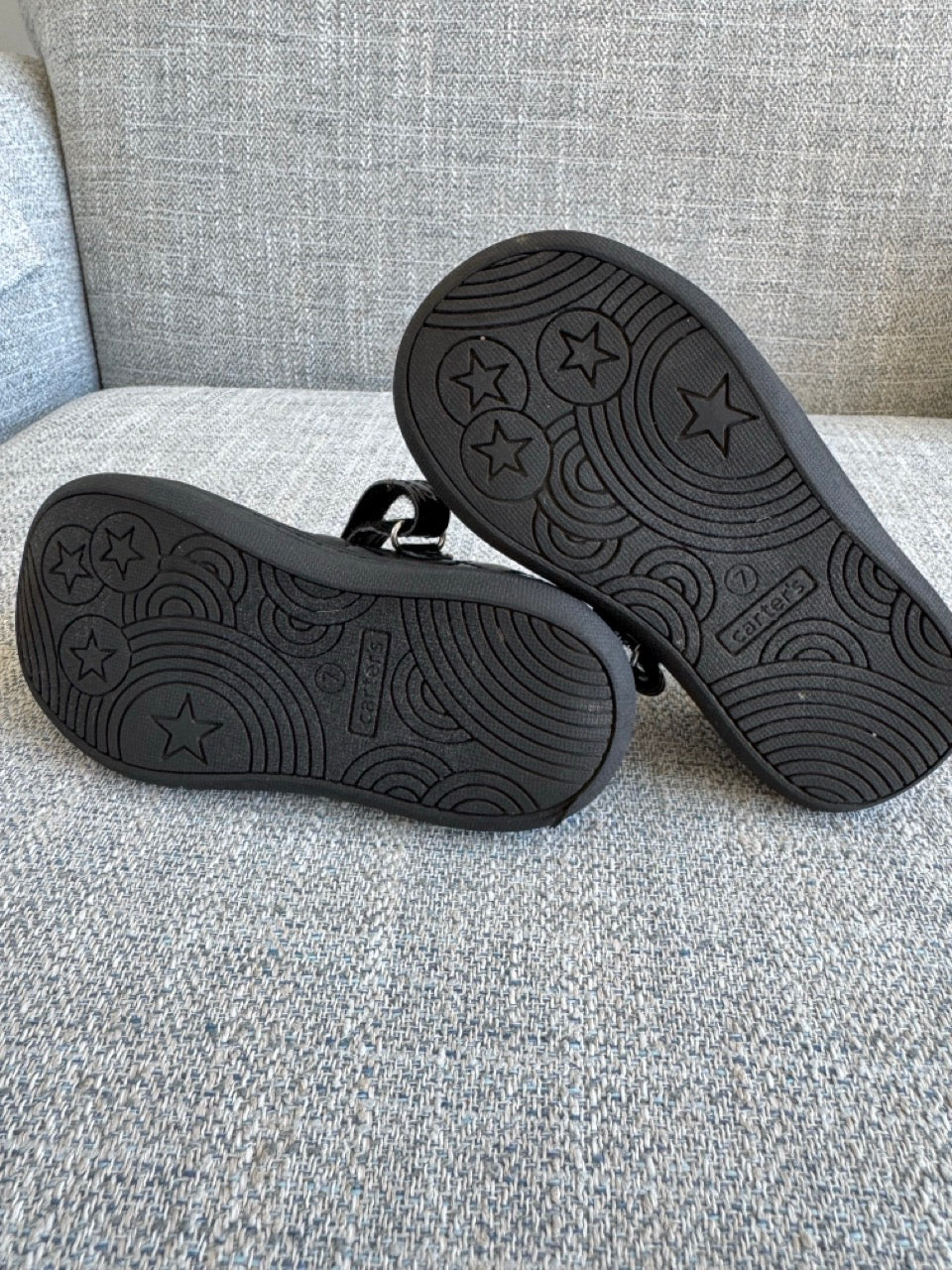 Seller #114 carters Mary Jane style patent leather girls size 7