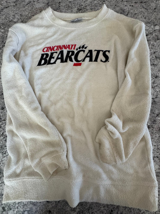 #107 REDUCED UC Crewneck size M