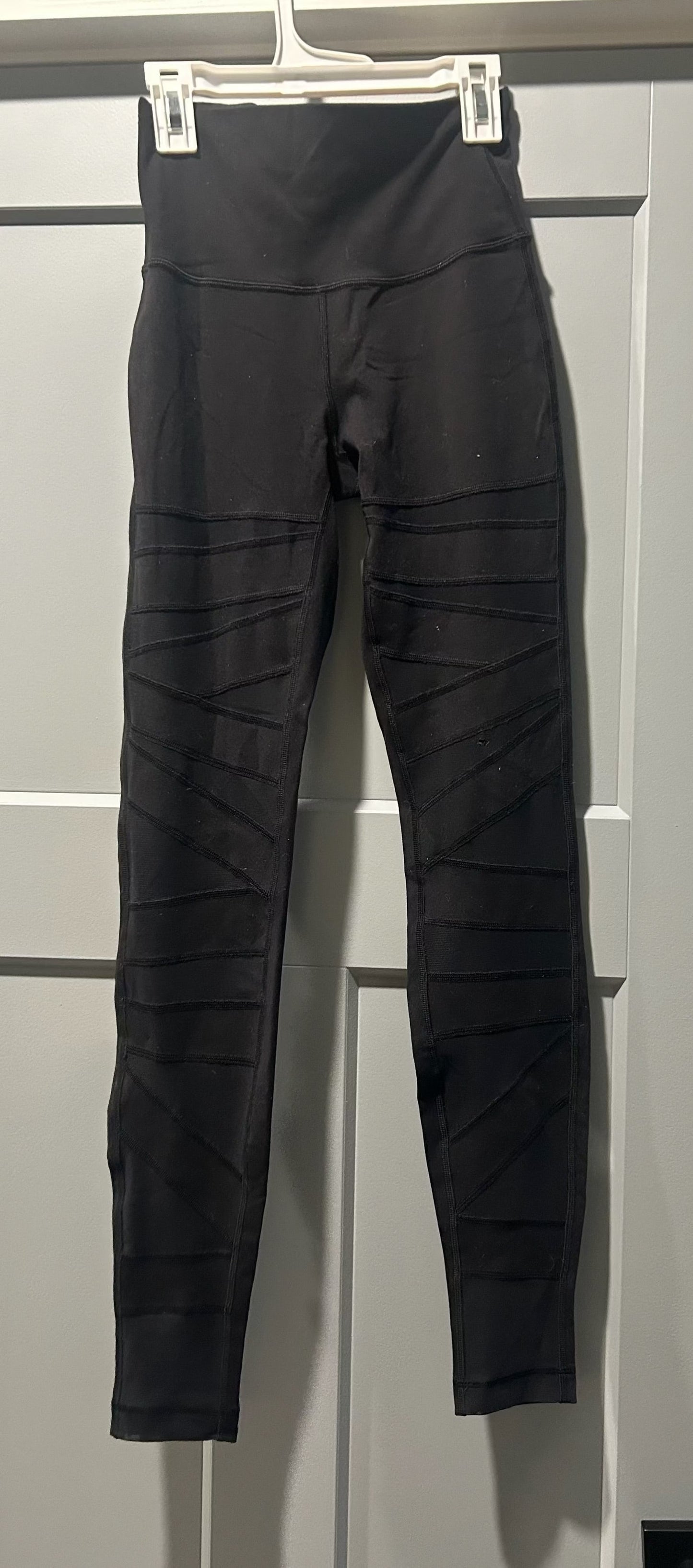 136 EUC size 6 lululemon pants