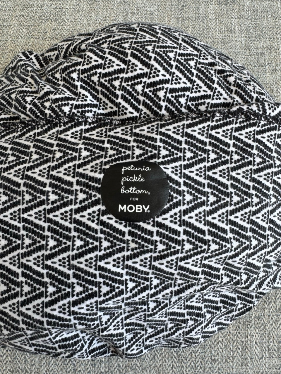 Seller #114 Petunia Pickle Bottom for Moby wrap black and white