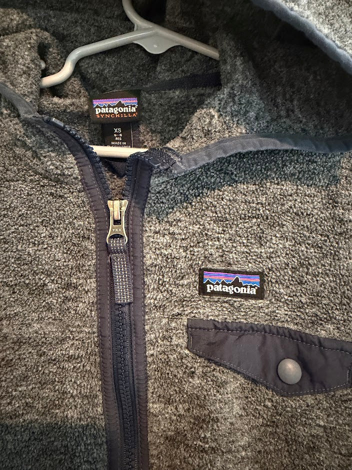#9 *REDUCED* Patagonia Kids XS (5/6) Gray Zip Up Jacket with Hood_VGUC