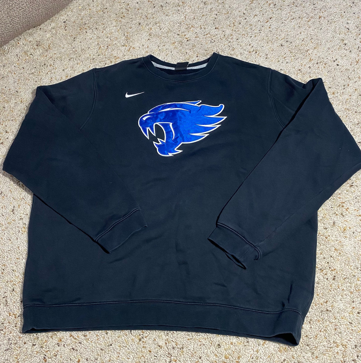 Seller #57 Men’s 2XL Nike UK sweatshirt