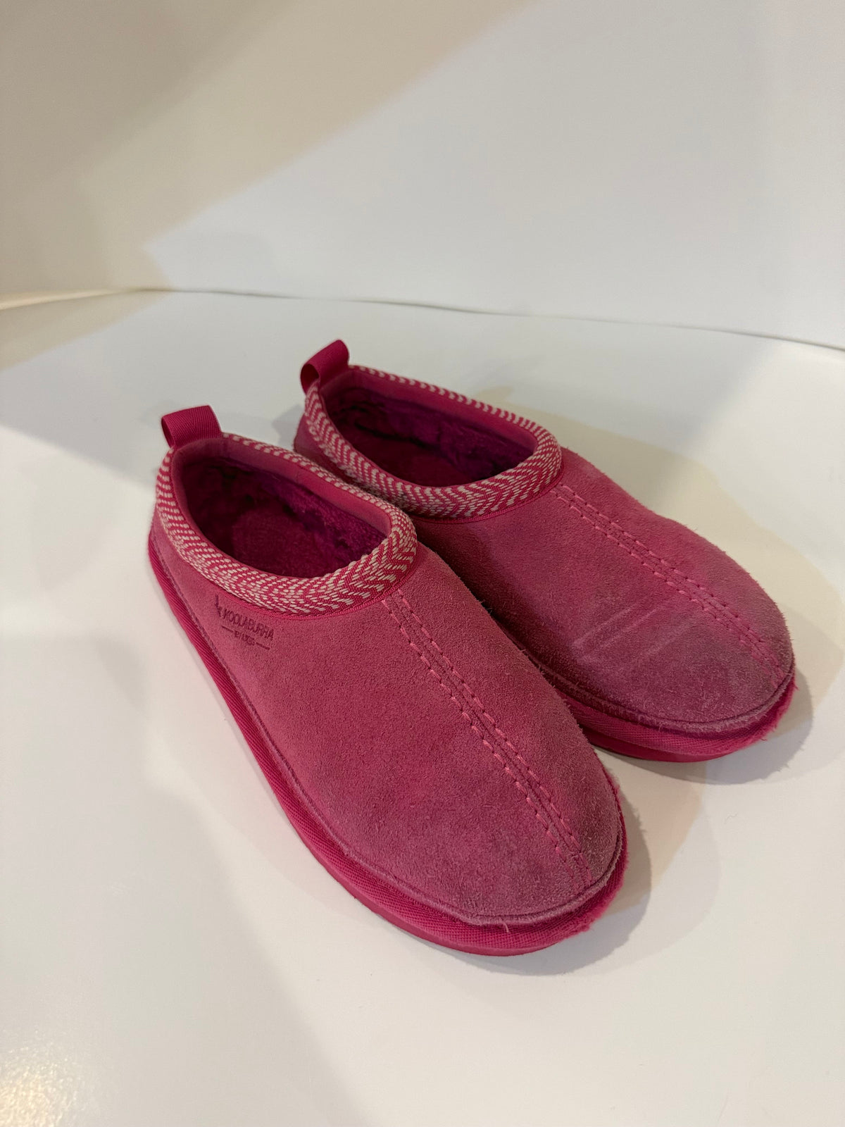 Seller #142 Girl’s size 1 Ugg Koolabura Pink Slide