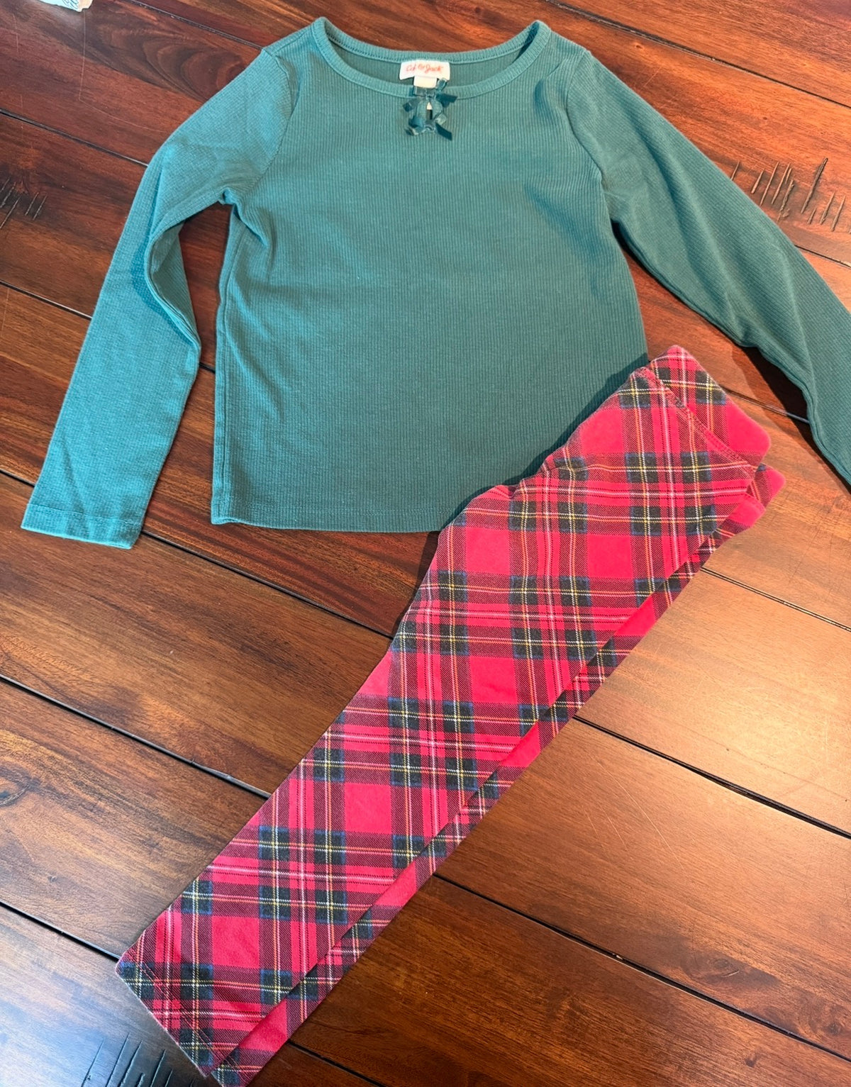 #51 Girls 4-5 Holiday Outfit Crewcuts Plaid Pants and Cat & Jack Green Long Sleeve