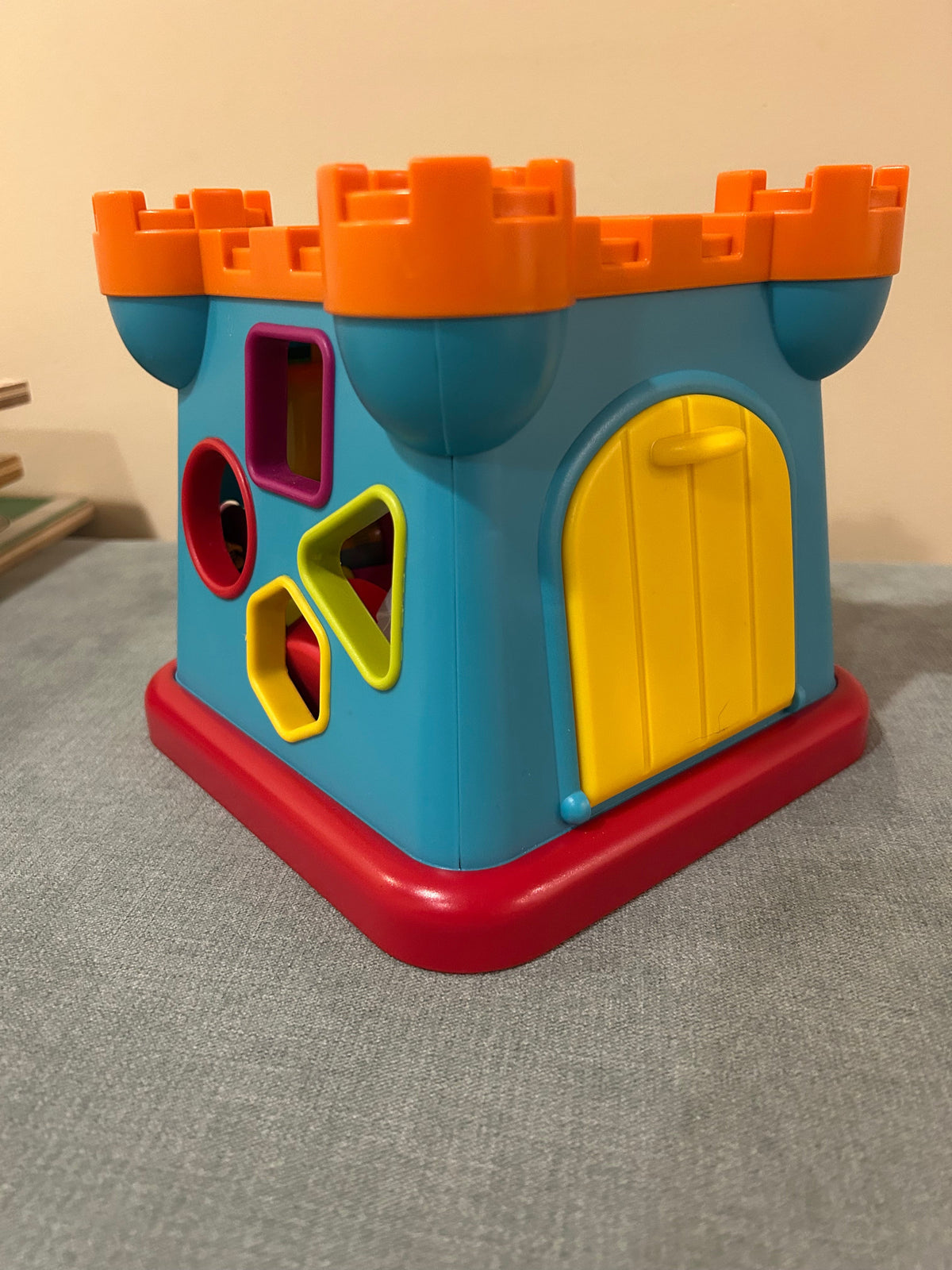 Seller 128 - Castle Shape Sorter Toy