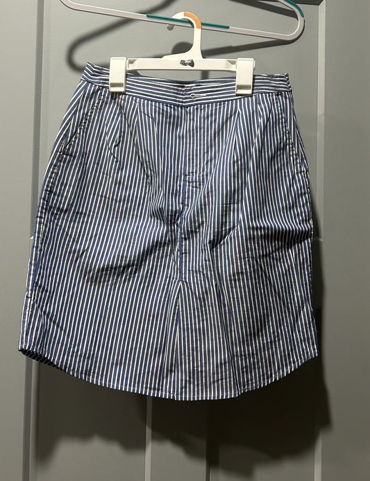 136 EUC banana republic skirt size 2