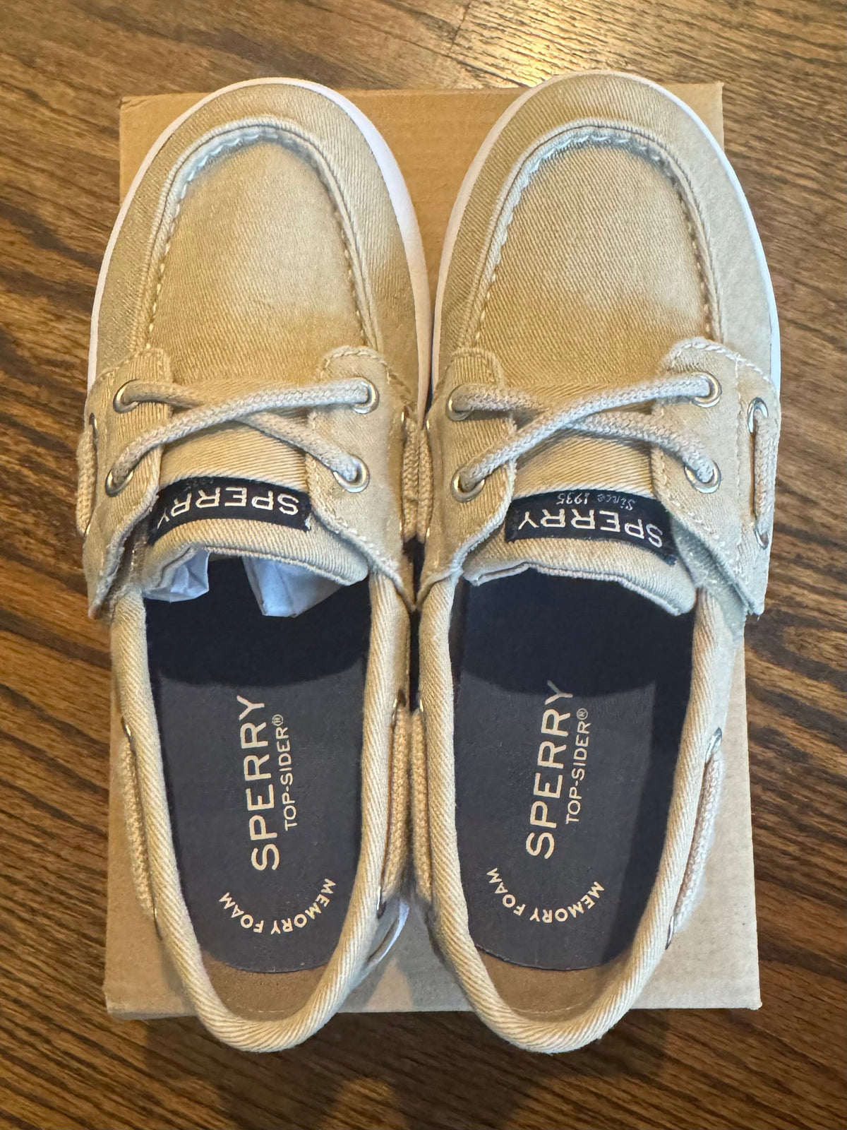 #75 Sperry Boys Shoes NEW, Size 12