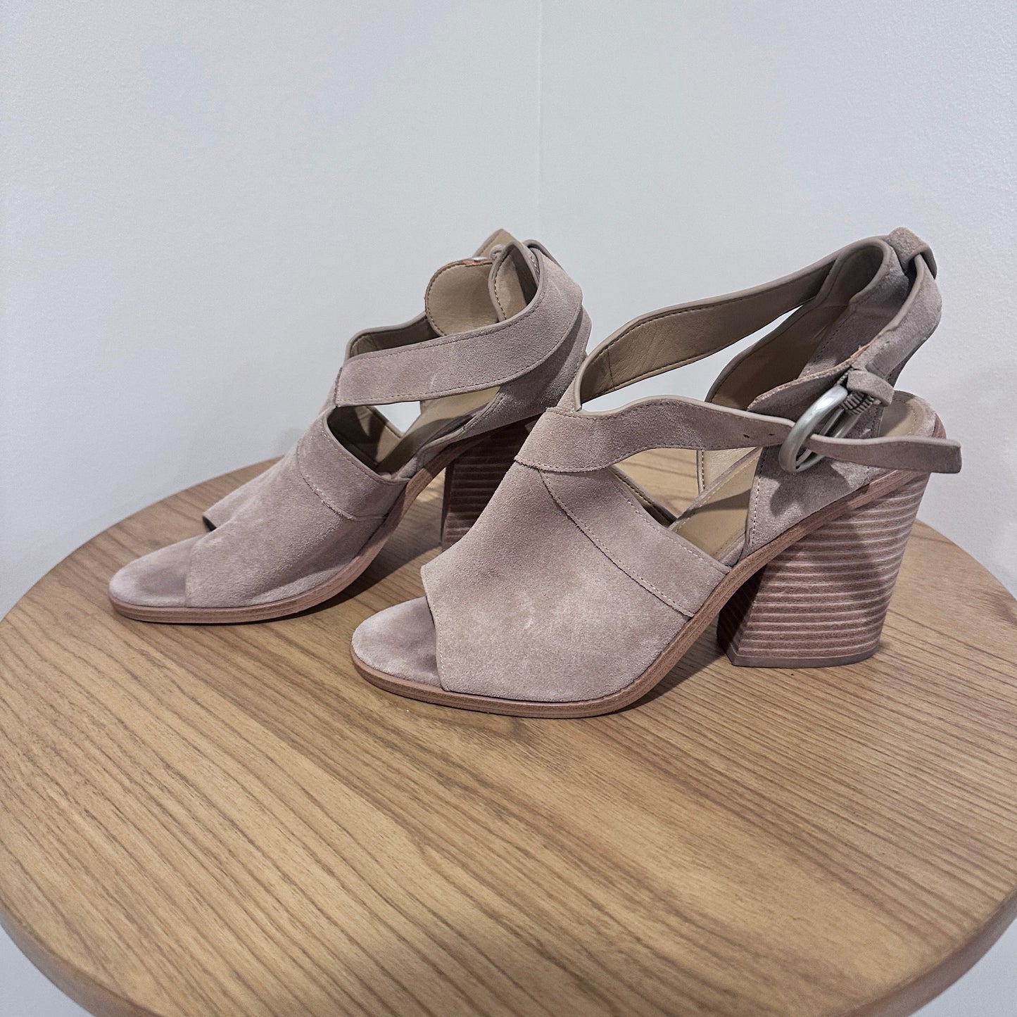 Seller #147| Marc Fisher | women’s size 8