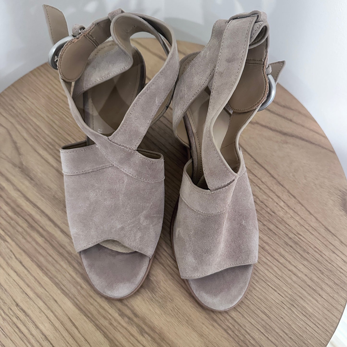 Seller #147| Marc Fisher | women’s size 8