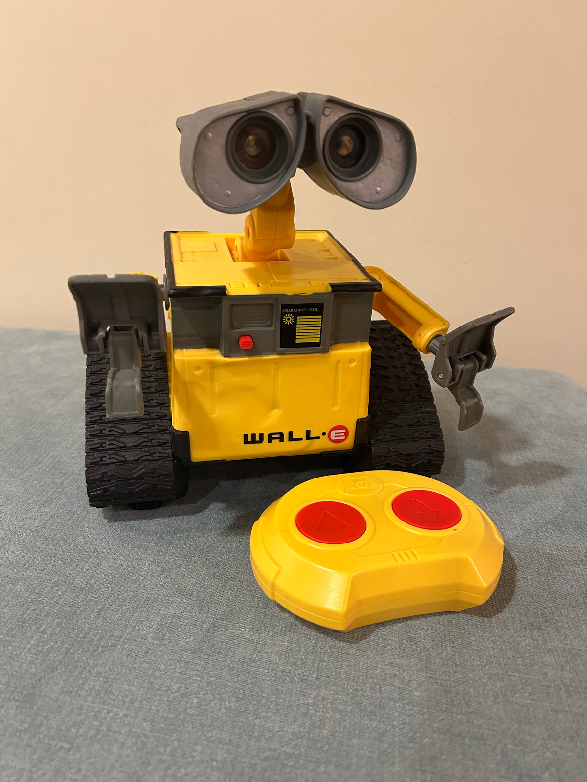 Seller 128 - Remote Control Wall-E Toy - Hard to Find!