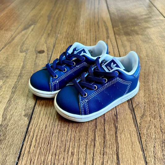 #95 EUC Boys Infant Adidas Sneakers Shoes, size 5