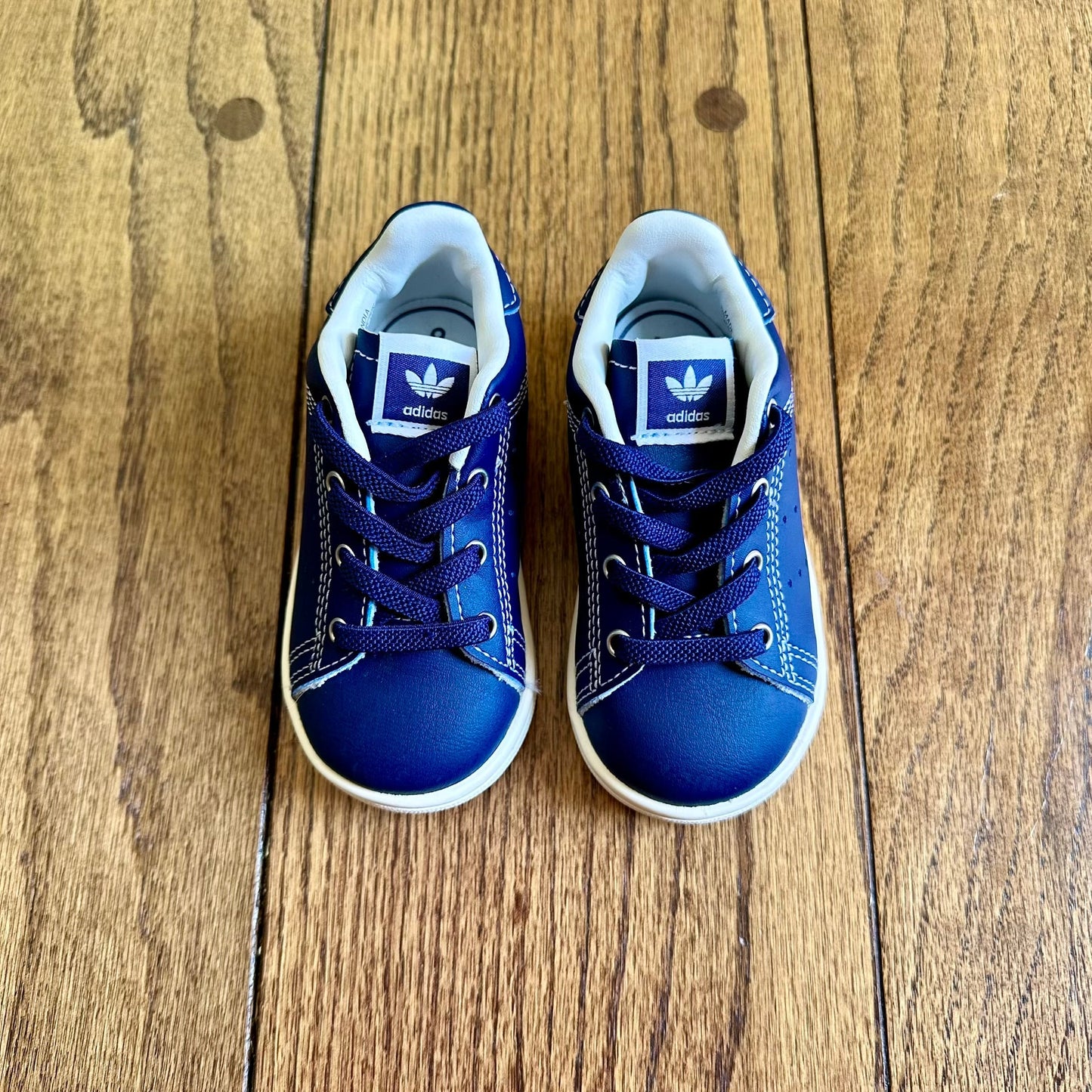 #95 EUC Boys Infant Adidas Sneakers Shoes, size 5