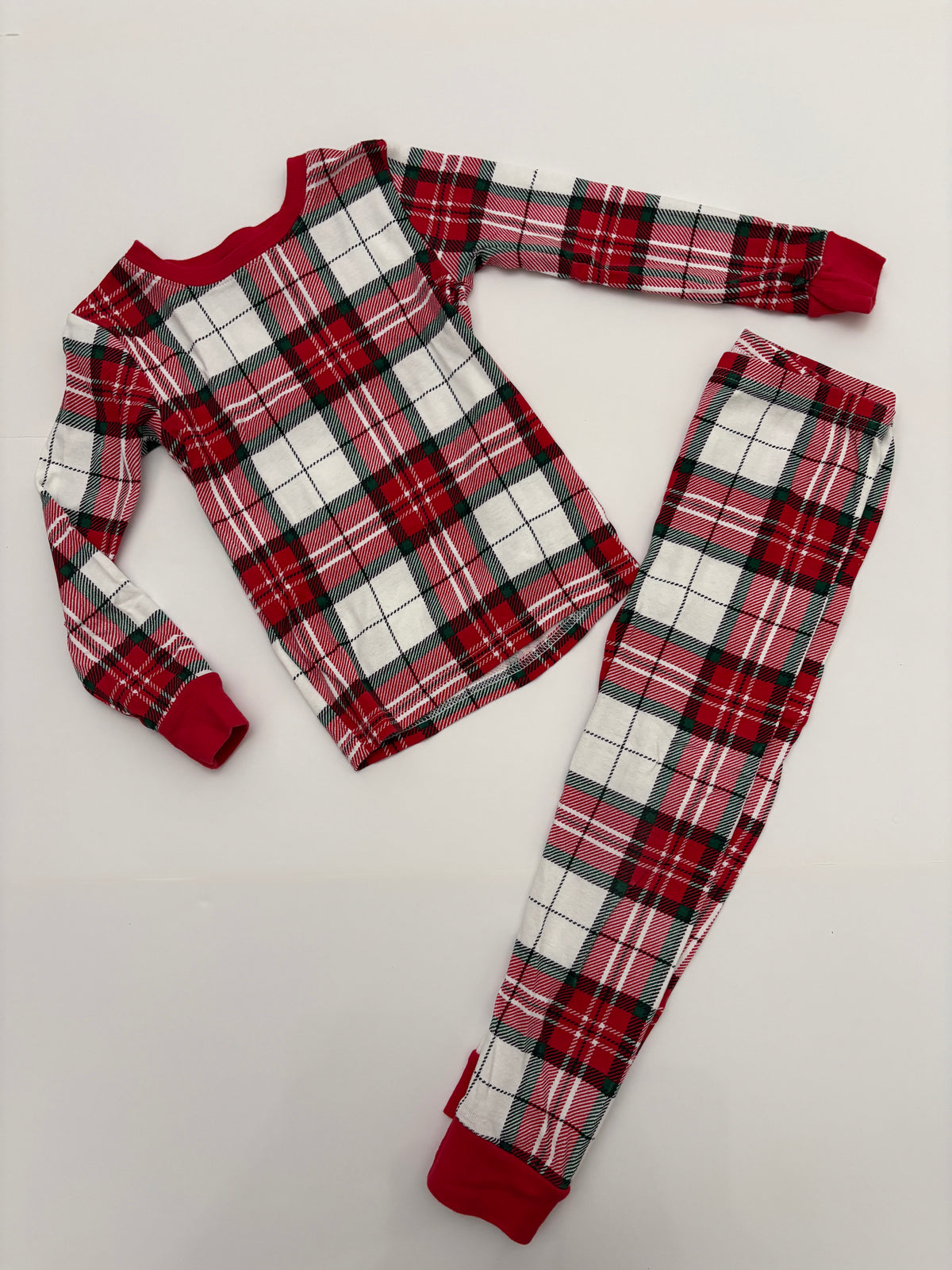 #121 boys/girls 5 Carter's plaid pajamas, EUC