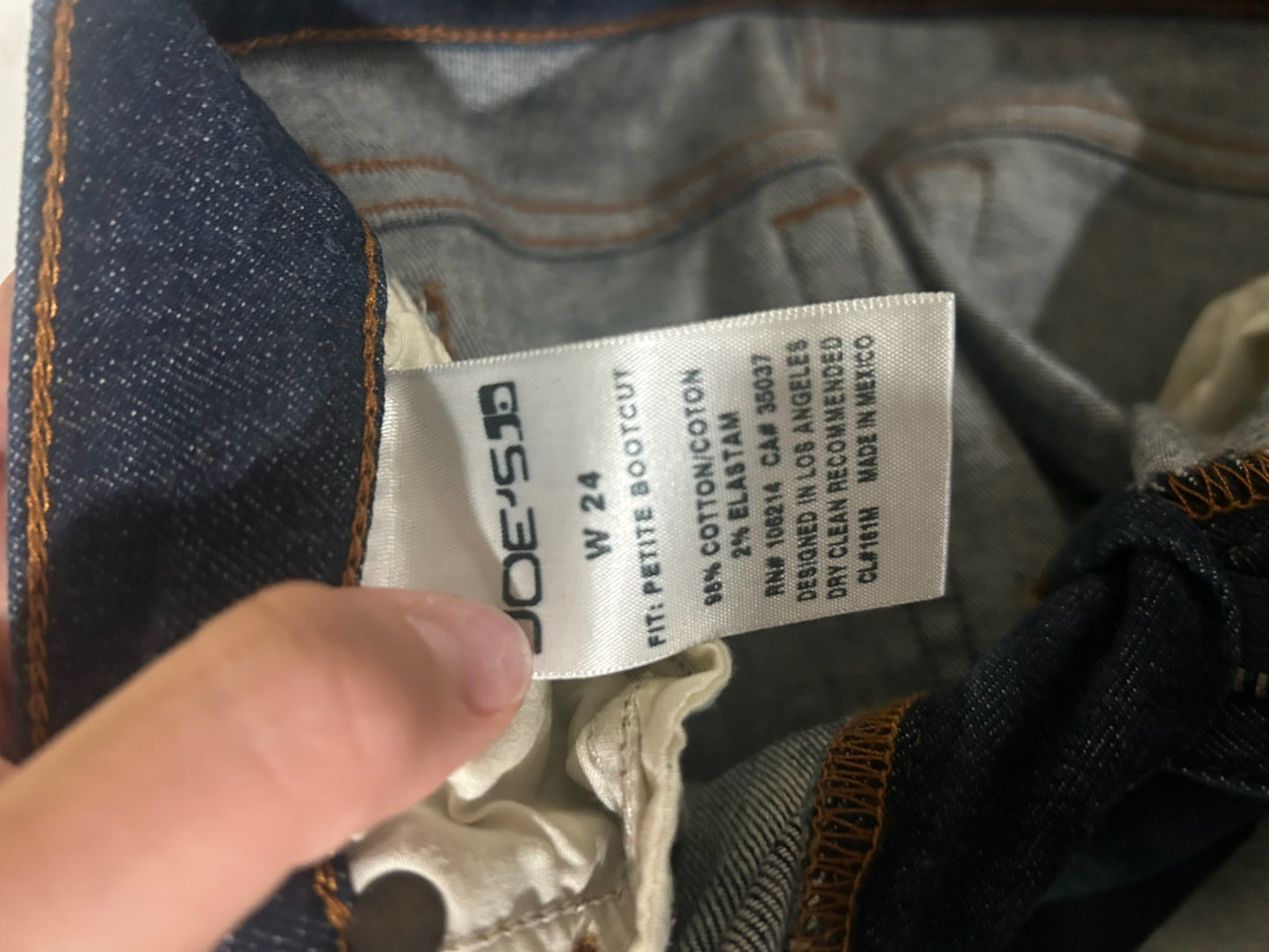 136 Joe Jeans boot cut size 24