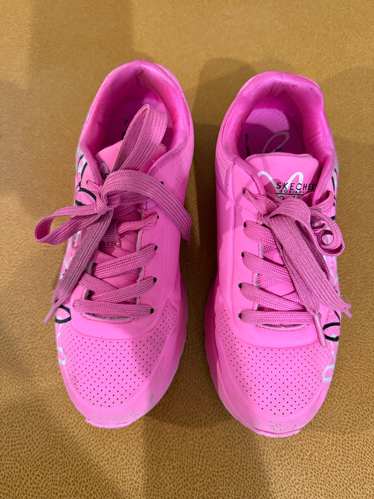 #87 Sketchers size 2 girls pink heart shoes GUC