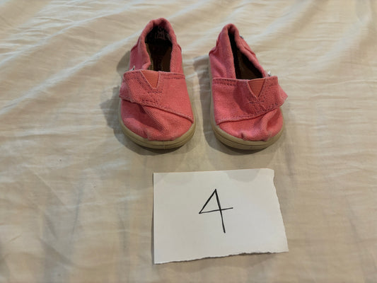 #98B - Size 4 - toddler girl pink Toms