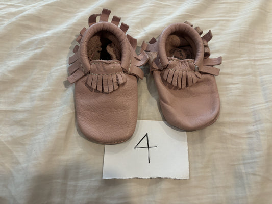 #138 - 4T Pink Freshly Picked Moccasins