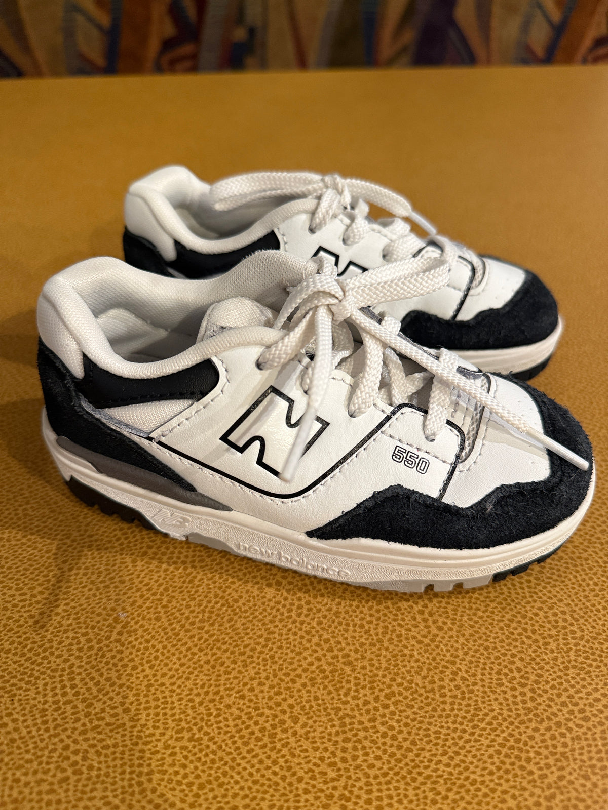 #87 New balance 550 size 9 boys sneakers VGUC