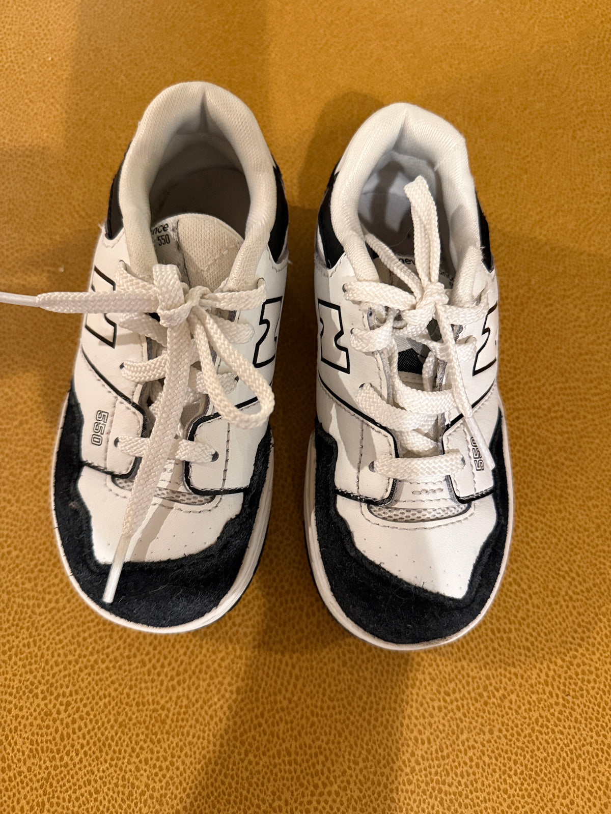 #87 New balance 550 size 9 boys sneakers VGUC