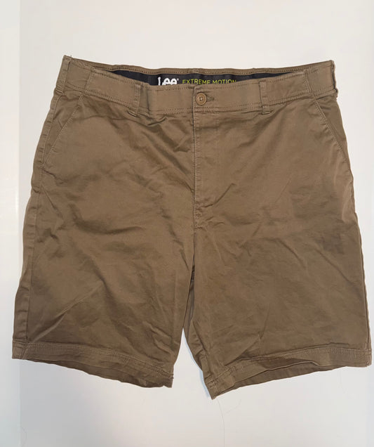 #106: REDUCED Mens 38 Lees Khaki Shorts (1 of 2)