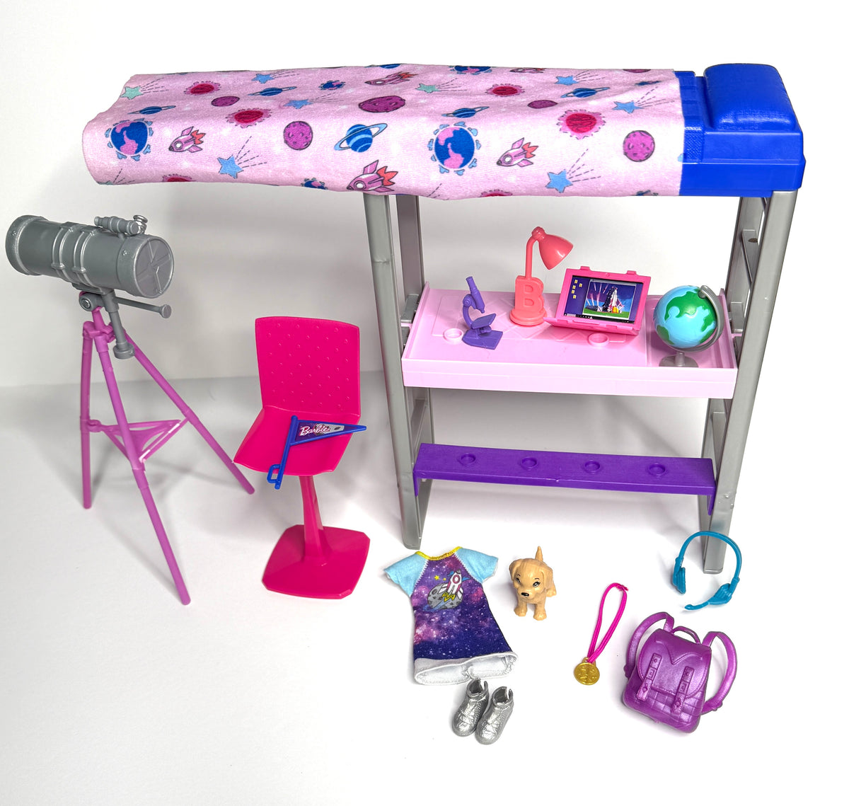 155 Barbie Space Discovery Stacie doll Bedroom Playset -- no Stacie doll
