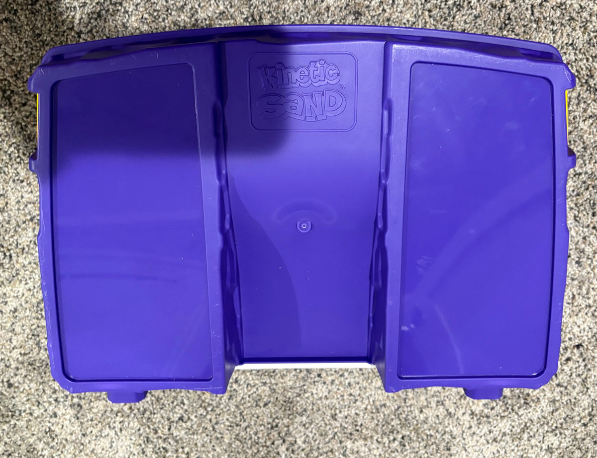 #25 Kinetic Sand playset with carrying case