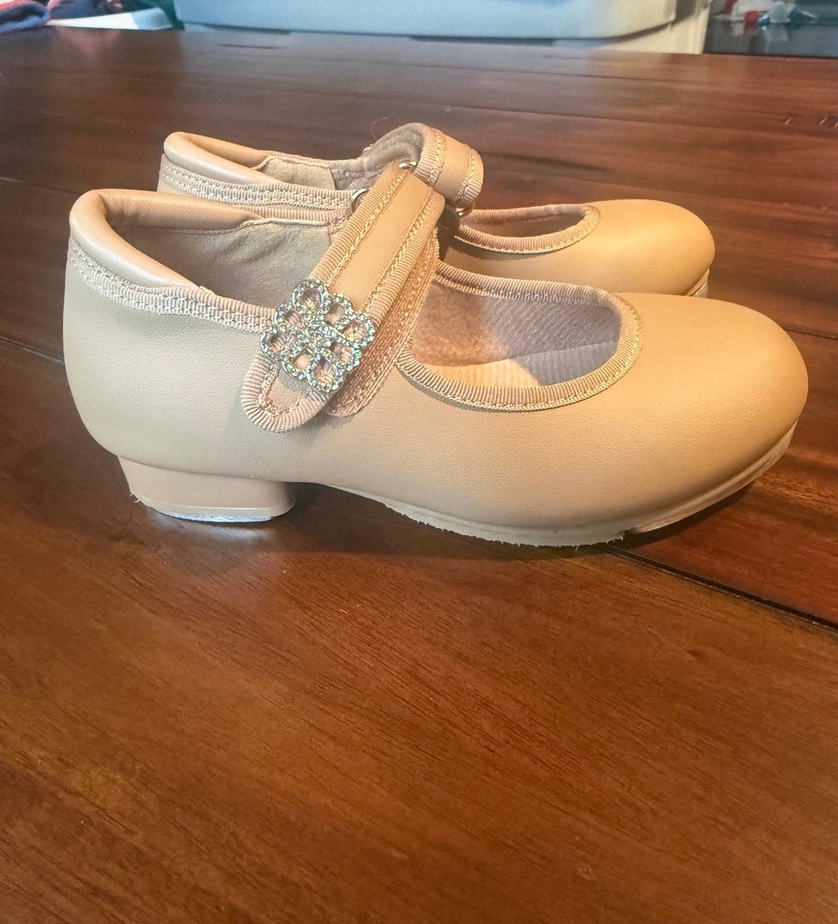 #51 Girls Size 9 Tap Dance Shoes