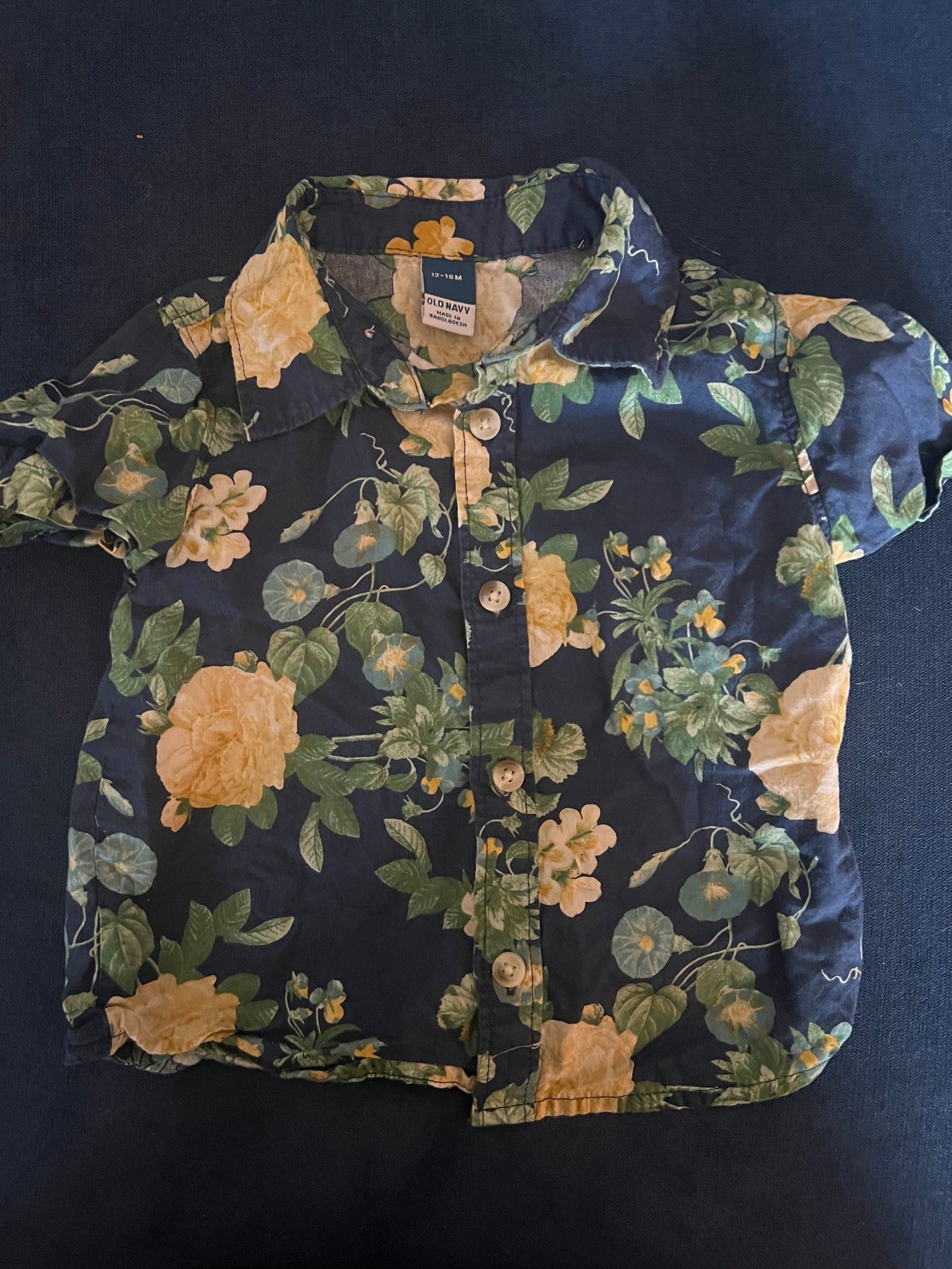 Old Navy Button Down Shirt / 12-18 months