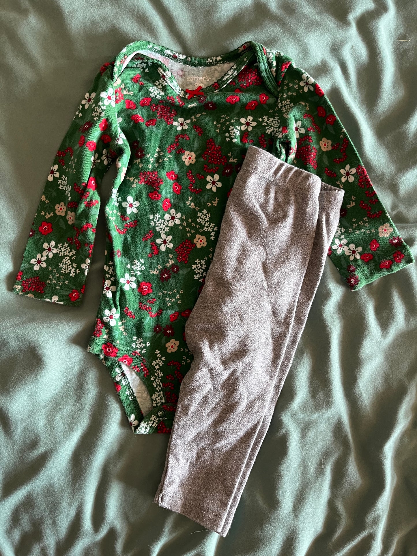 Seller 73A: EUC 9M Holiday Bundle - Girls - Grene/Red/Grey