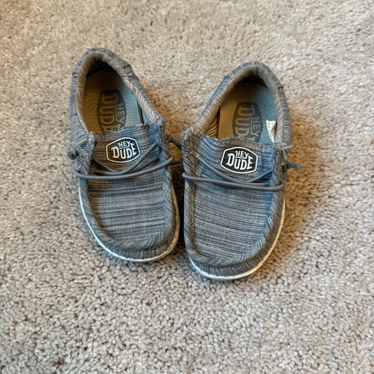 #139 Size 7 Kids Hey Dude Grey Shoes